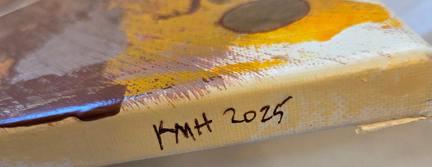 Close-up detail of the beige-painted edge of the canvas with the artist's initials and year of completion (KMH 2025) written in brown.